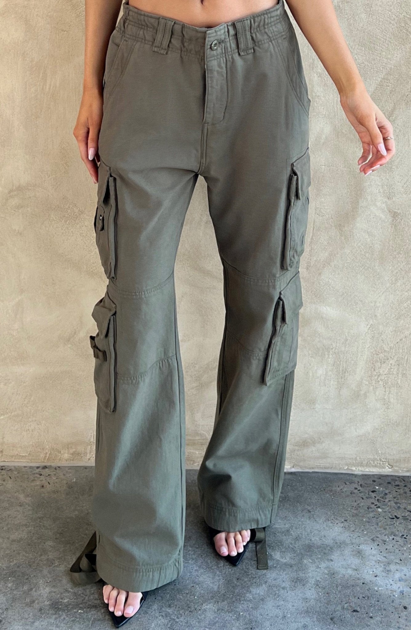 Tinashe Cargo Pants - Khaki